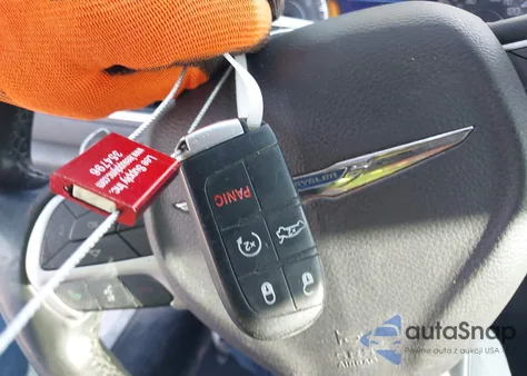 2015 Chrysler 200 C z USA, uszkodzony, nr VIN 1C3CCCCG5FN706590